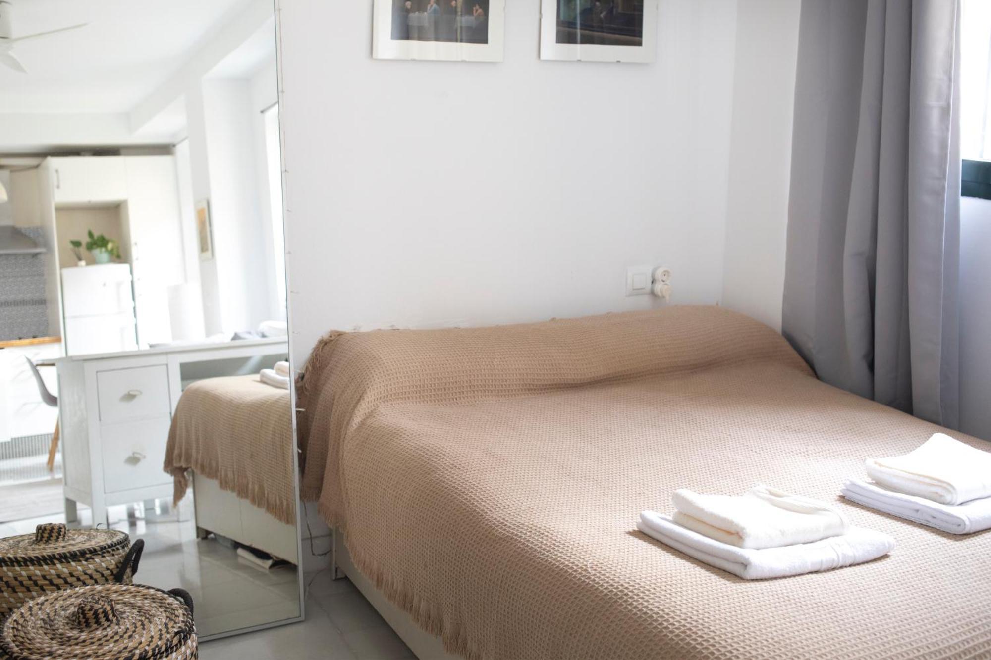 Atico Con Balcon En Pleno Centro Apartamento